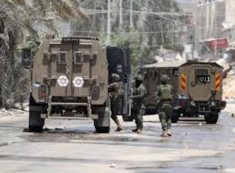 الاحتلال يداهم منازل في طلوزة والباذان شمال نابلس ومناطق في الخليل